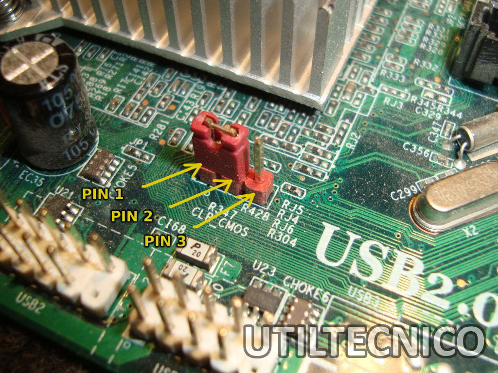 Jumper en motherboard Resetear el BIOS en computadoras